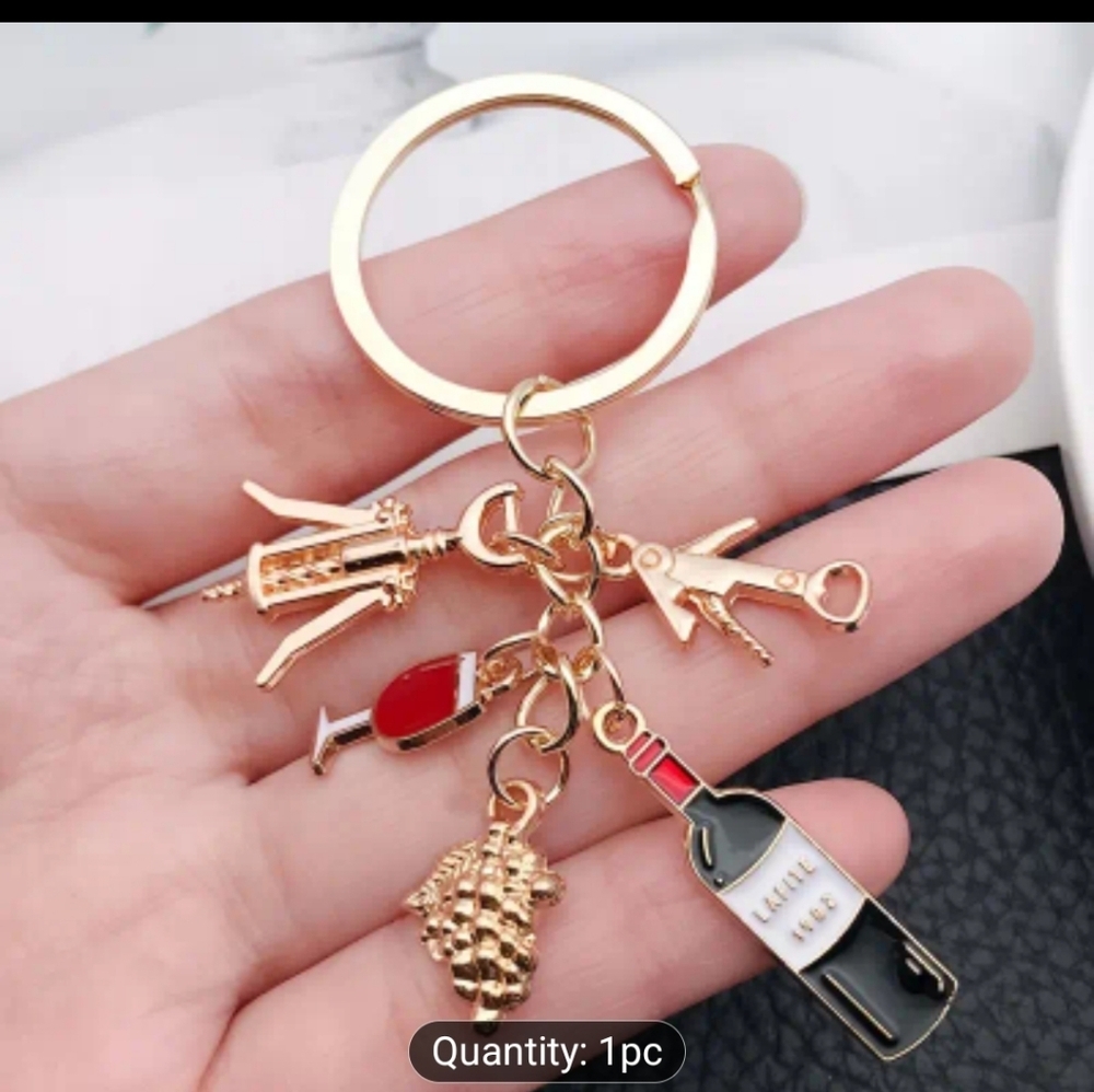 ✨3 FOR $28✨🆕️🍷WINE LOVERS KEY CHAIN / HANDBAG CHARM🍷